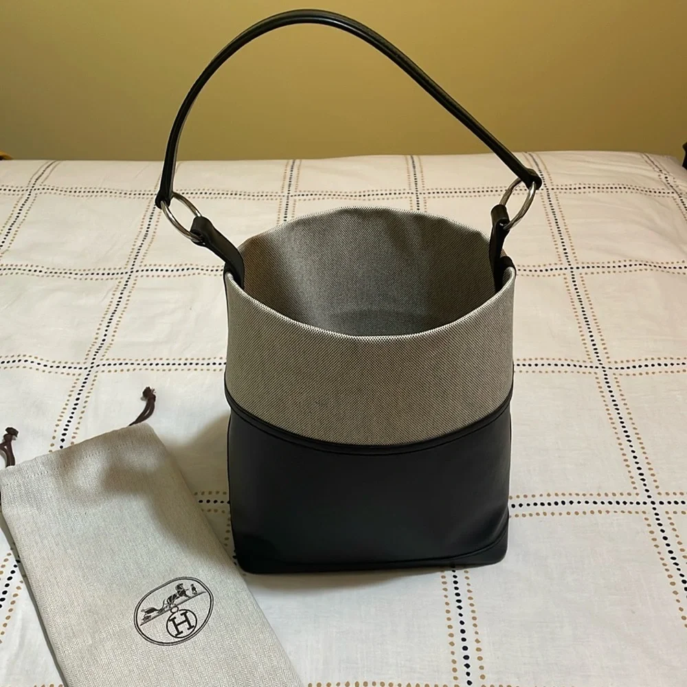 Hermes Col Roule 25 Bag Toile and Vache Hunter
Black - Picture 2 of 16